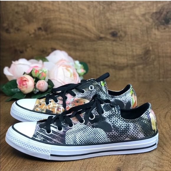 NWT Converse 💥Digital Floral Black LT W AUTHENTIC - Picture 2 of 6